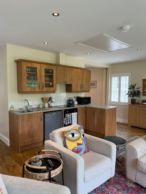 Adorable One Bedroom Apartment With Balcony Newtownards Exterior foto