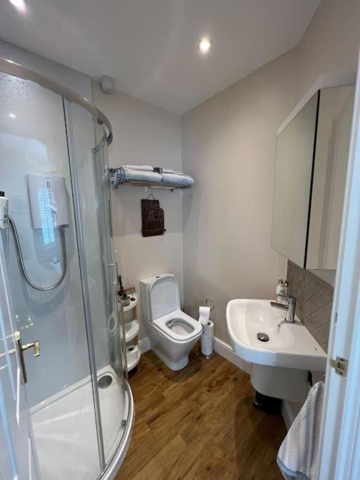 Adorable One Bedroom Apartment With Balcony Newtownards Exterior foto